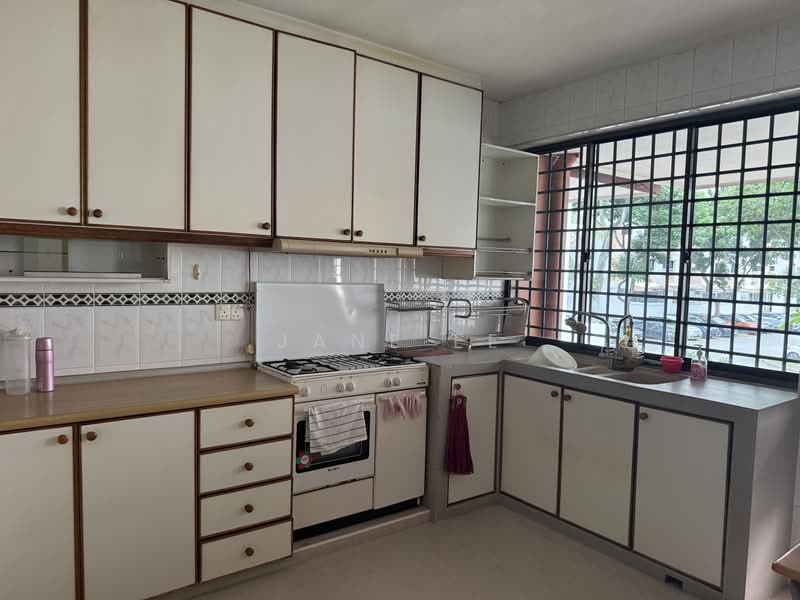 Freehold terrace of large land size 2673sqft minutes to Serangoon MRT, , 5 Bedrooms, 2,971 sqft, Terraced House For Sale, by Jane Ee, 500179324 - Kitchen - PropertyGuru.com.sg