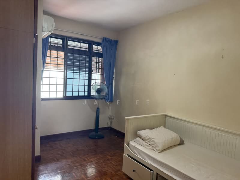 Freehold terrace of large land size 2673sqft minutes to Serangoon MRT, , 5 Bedrooms, 2,971 sqft, Terraced House For Sale, by Jane Ee, 500179324 - Bedroom - PropertyGuru.com.sg