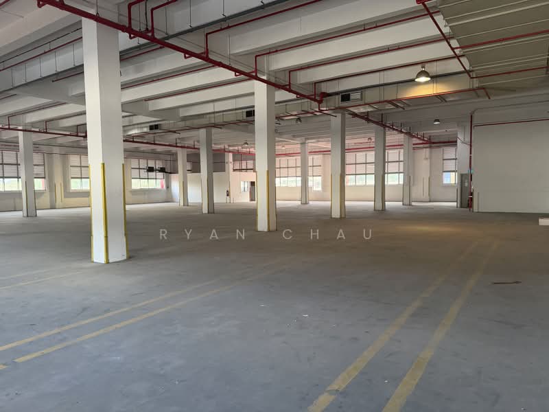 Near IMM | 5.5m Clear | Ample Bays @ Jurong, IMM, 14,000 sqft, Warehouse For Rent, by Ryan Chau, 500179325 - Interior - CommercialGuru.com.sg