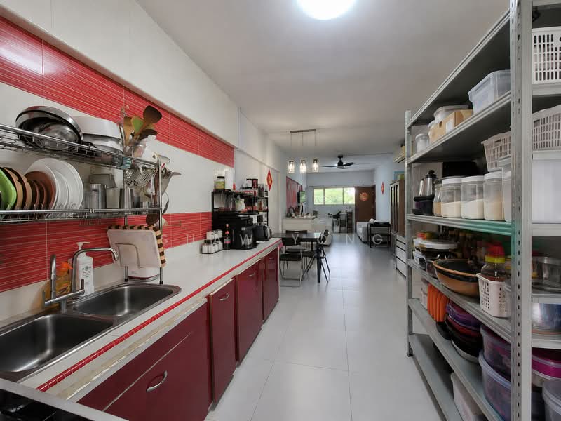 517 Jurong West Street 52, 517 Jurong West Street 52, 2 Bedrooms, 797 sqft, HDB Flat For Sale, by Shaw Yong, 500179332 - Kitchen - PropertyGuru.com.sg