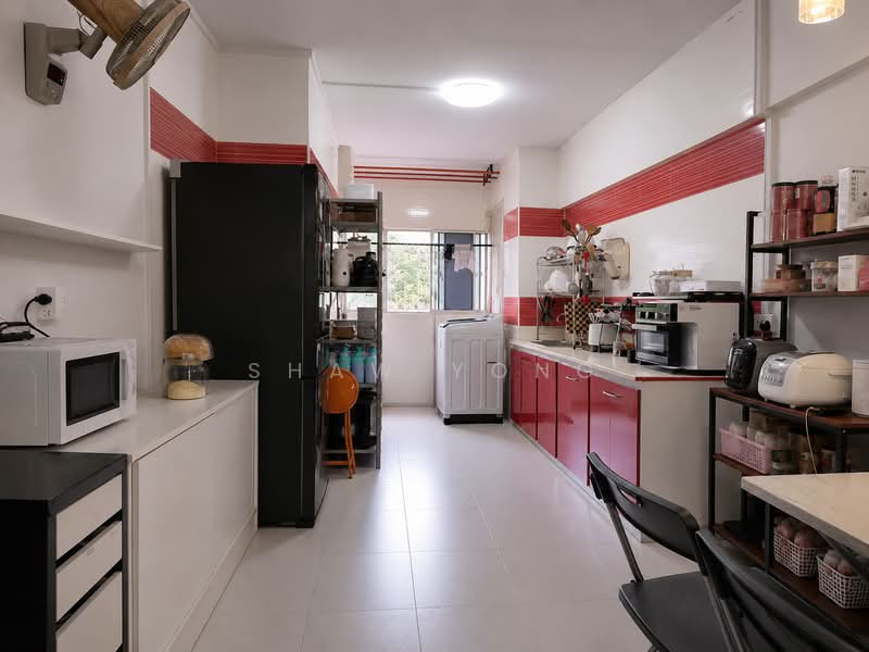 517 Jurong West Street 52, 517 Jurong West Street 52, 2 Bedrooms, 797 sqft, HDB Flat For Sale, by Shaw Yong, 500179332 - Kitchen - PropertyGuru.com.sg