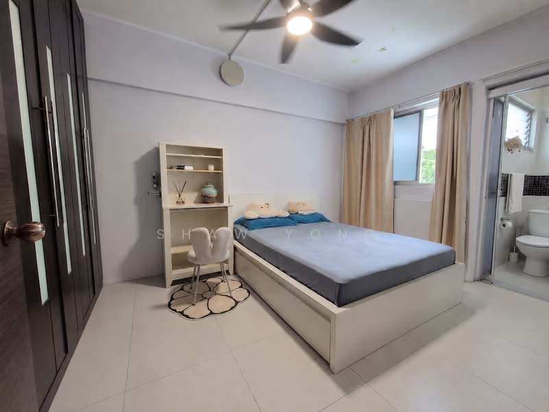 517 Jurong West Street 52, 517 Jurong West Street 52, 2 Bedrooms, 797 sqft, HDB Flat For Sale, by Shaw Yong, 500179332 - Bedroom - PropertyGuru.com.sg