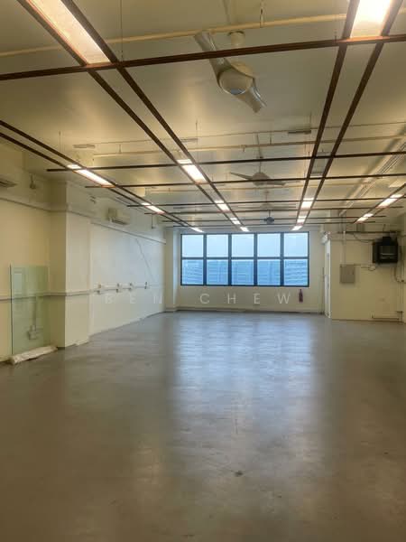 Tradehub 21, 18 Boon Lay Way, 1,722 sqft, Light Industrial (B1) For Rent, by Ben Chew, 500179338 - Interior - CommercialGuru.com.sg
