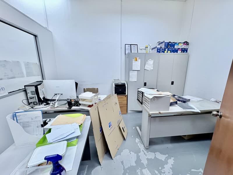 Pioneer Point, 5 Soon Lee Street, 958 sqft, Factory / Workshop (B2) For Rent, by Lynda Teo, 500179343 - Study - CommercialGuru.com.sg