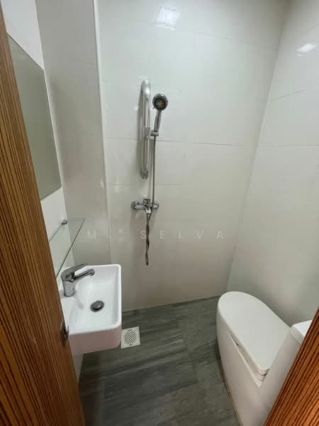 The Clementvale, Mas Kuning Terrace, 2 Bedrooms, 1,000 sqft, Terraced House For Rent, by M. Selva, 500179351 - Bathroom - PropertyGuru.com.sg