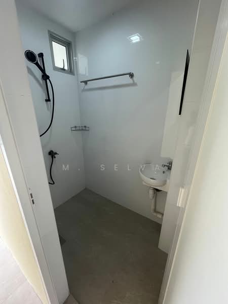 The Clementvale, Mas Kuning Terrace, 2 Bedrooms, 1,000 sqft, Terraced House For Rent, by M. Selva, 500179351 - Bathroom - PropertyGuru.com.sg