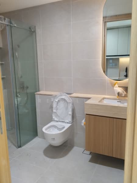 Hill House, 10A-11 Institution Hill, 10B, 2 Bedrooms, 452 sqft, Condominium For Rent, by Reis Lim, 500179358 - Bathroom - PropertyGuru.com.sg