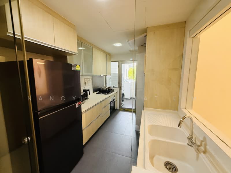 The Parc Condominium, 3 West Coast Walk, Room Rental, 200 sqft, Condominium For Rent, by Nancy Hidajat Lim, 500179363 - Kitchen - PropertyGuru.com.sg
