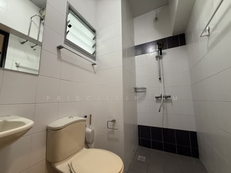18C Holland Drive, 18C Holland Drive, 3 Bedrooms, 1,260 sqft, HDB Flat For Rent, by Priscillin Lim, 500179364 - Bathroom - PropertyGuru.com.sg