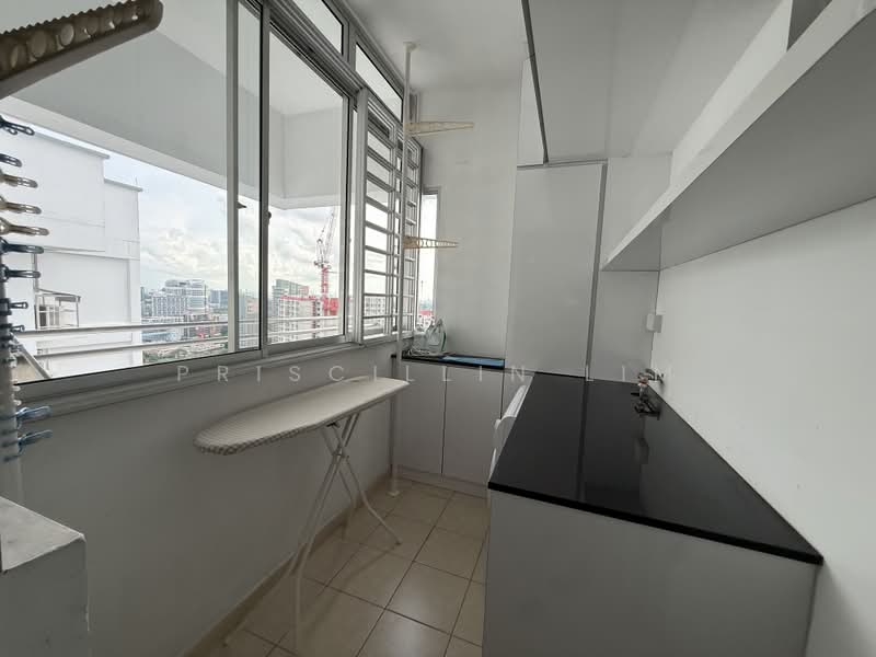 18C Holland Drive, 18C Holland Drive, 3 Bedrooms, 1,260 sqft, HDB Flat For Rent, by Priscillin Lim, 500179364 - Balcony - PropertyGuru.com.sg