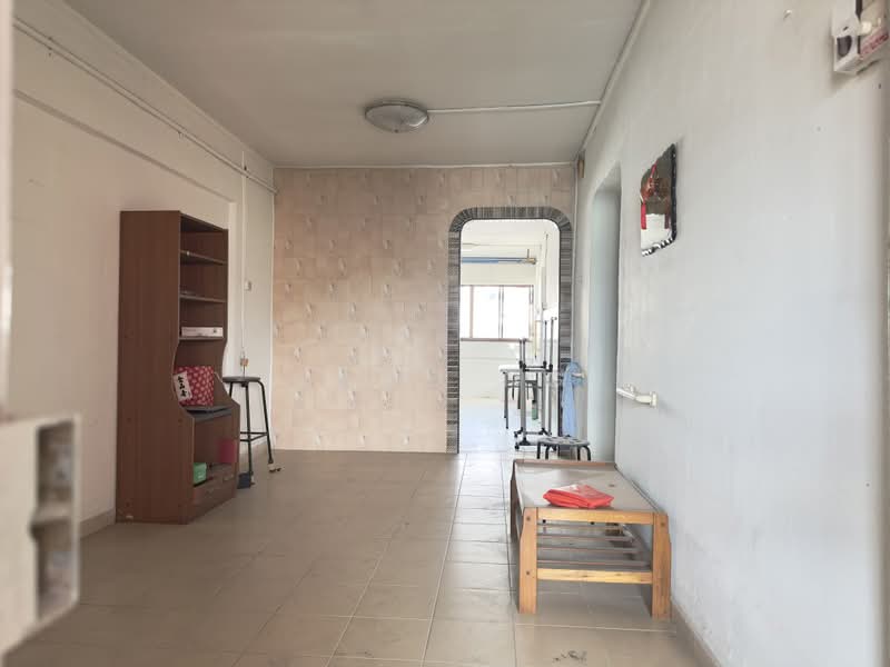 491 Jurong West Avenue 1, 491 Jurong West Avenue 1, 2 Bedrooms, 721 sqft, HDB Flat For Sale, by Jacq Ng, 500179374 - Living Room - PropertyGuru.com.sg