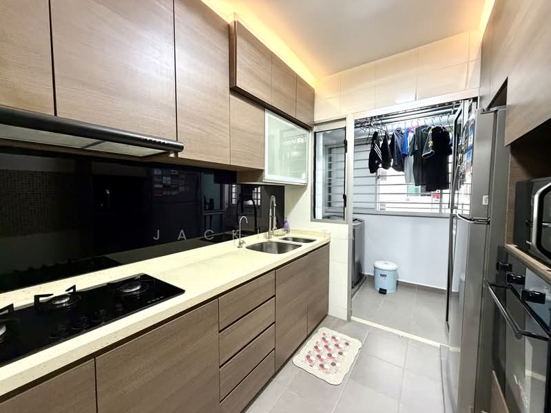 211D Punggol Walk, 211D Punggol Walk, 2 Bedrooms, 721 sqft, HDB Flat For Sale, by JACKIE TAN, 500179378 - Kitchen - PropertyGuru.com.sg