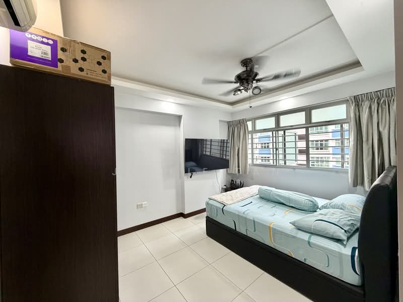 211D Punggol Walk, 211D Punggol Walk, 2 Bedrooms, 721 sqft, HDB Flat For Sale, by JACKIE TAN, 500179378 - Bedroom - PropertyGuru.com.sg