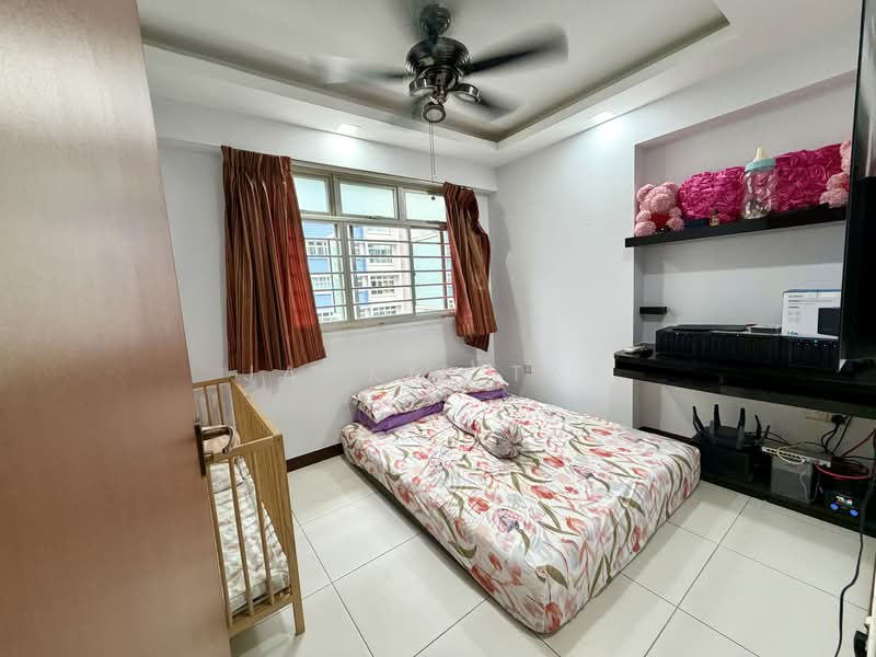 211D Punggol Walk, 211D Punggol Walk, 2 Bedrooms, 721 sqft, HDB Flat For Sale, by JACKIE TAN, 500179378 - Bedroom - PropertyGuru.com.sg