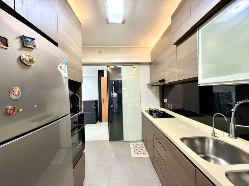 211D Punggol Walk, 211D Punggol Walk, 2 Bedrooms, 721 sqft, HDB Flat For Sale, by JACKIE TAN, 500179378 - Kitchen - PropertyGuru.com.sg