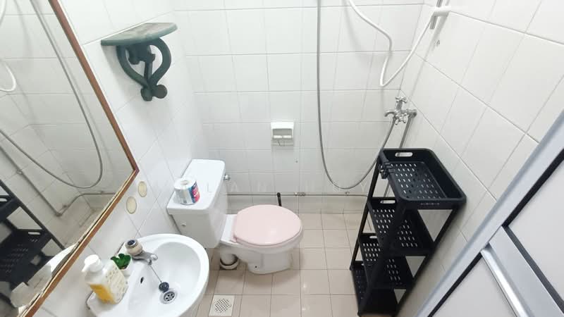 Parkshore, 201 Tanjong Rhu Road, Room Rental, 200 sqft, Condominium For Rent, by Alan Huy, 500179384 - Bathroom - PropertyGuru.com.sg