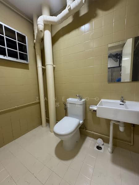 968 Hougang Avenue 9, 968 Hougang Avenue 9, 3 Bedrooms, 990 sqft, HDB Flat For Rent, by Zane Soo 苏昱能, 500179390 - Bathroom - PropertyGuru.com.sg