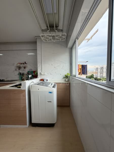 128 Ang Mo Kio Avenue 3, 128 Ang Mo Kio Avenue 3, 2 Bedrooms, 721 sqft, HDB Flat For Sale, by Chang Juliet, 500179391 - Kitchen - PropertyGuru.com.sg