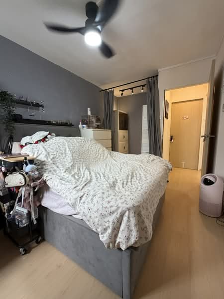 128 Ang Mo Kio Avenue 3, 128 Ang Mo Kio Avenue 3, 2 Bedrooms, 721 sqft, HDB Flat For Sale, by Chang Juliet, 500179391 - Master Bedroom - PropertyGuru.com.sg