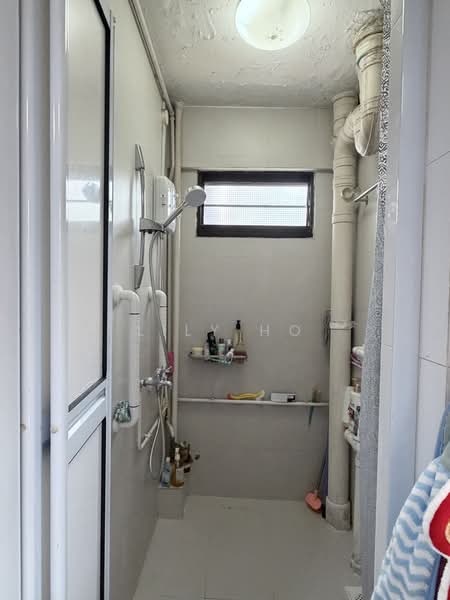 8 Empress Road, 8 Empress Road, 2 Bedrooms, 700 sqft, HDB Flat For Sale, by Lily Ho, 500179398 - Bathroom - PropertyGuru.com.sg