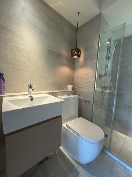 61B Strathmore Avenue, 61B Strathmore Avenue, 2 Bedrooms, 1,033 sqft, HDB Flat For Rent, by Sean Low JT, 500179405 - Bathroom - PropertyGuru.com.sg