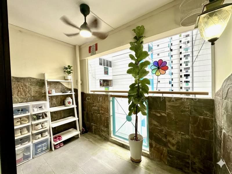 962 Hougang Avenue 9, 962 Hougang Avenue 9, 3 Bedrooms, 1,249 sqft, HDB Flat For Sale, by Y C Nicholas Pang, 500179408 - Balcony - PropertyGuru.com.sg