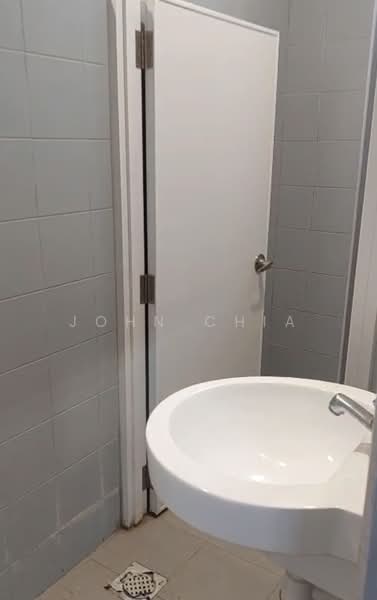 Prime Industrial Building, 39B Jalan Pemimpin, Ang Mo Kio / Bishan / Thomson, 3,000 sqft, Light Industrial (B1) For Rent, by John Chia, 500179410 - Bathroom - CommercialGuru.com.sg