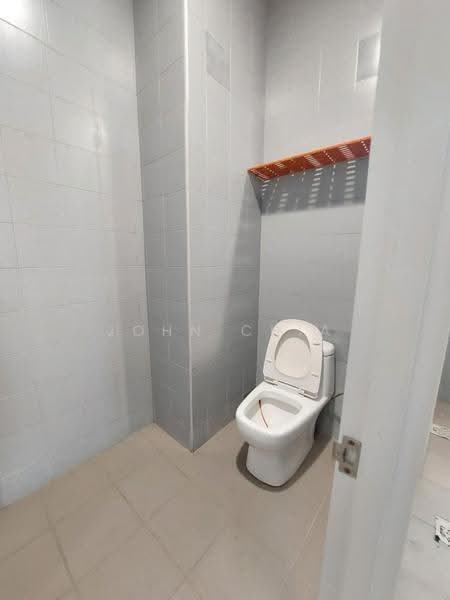 Prime Industrial Building, 39B Jalan Pemimpin, Ang Mo Kio / Bishan / Thomson, 3,000 sqft, Light Industrial (B1) For Rent, by John Chia, 500179410 - Bathroom - CommercialGuru.com.sg