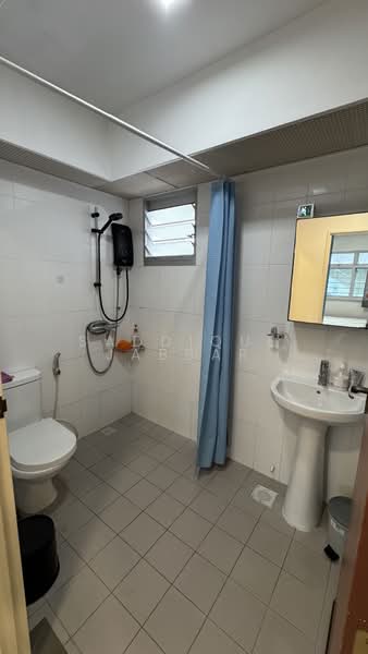 802A Keat Hong Close, 802A Keat Hong Close, 2 Bedrooms, 113 sqft, HDB Flat For Rent, by Saddique Jabbar, 500179428 - Bathroom - PropertyGuru.com.sg