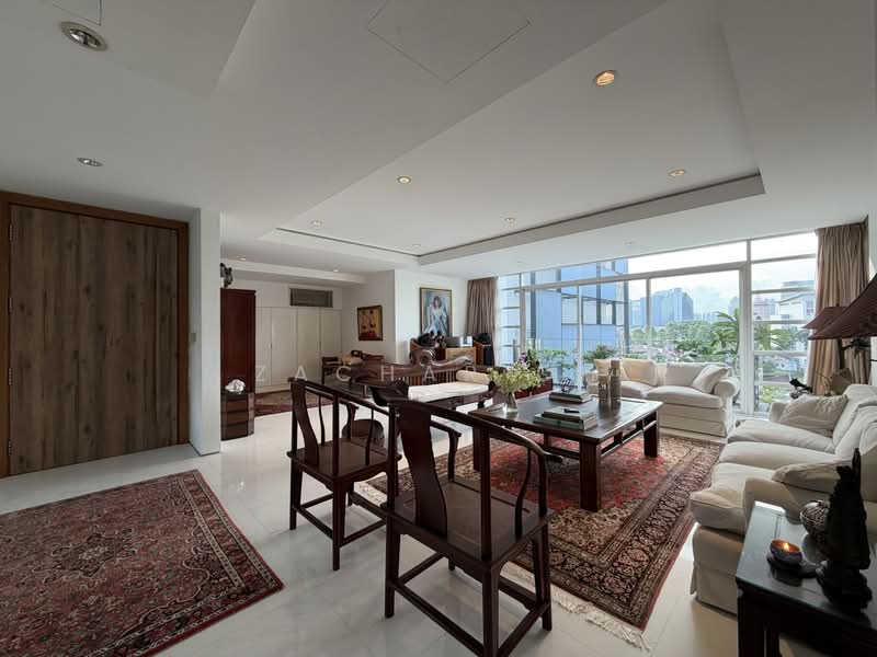 Hills Apartment, 46 Goldhill Avenue, 4 Bedrooms, 2,992 sqft, Apartment For Sale, by Zachar Oh, 500179429 - Living Room - PropertyGuru.com.sg