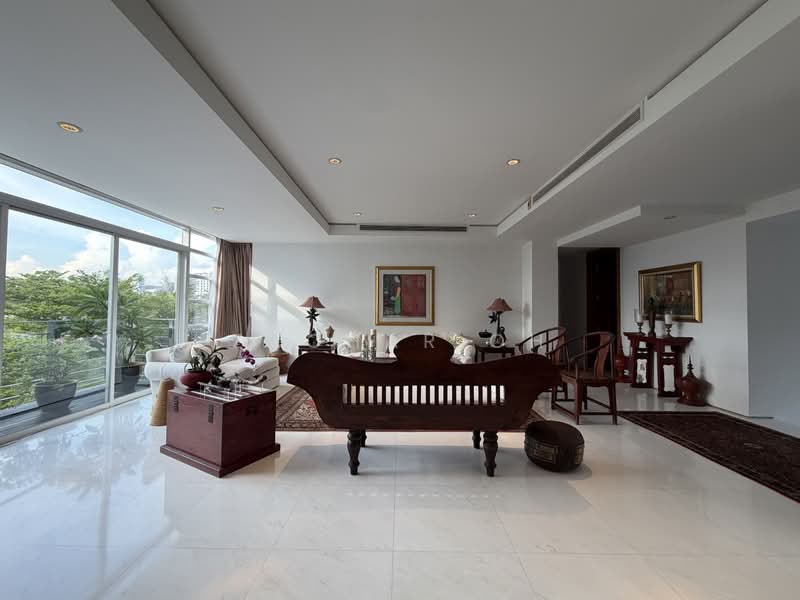 Hills Apartment, 46 Goldhill Avenue, 4 Bedrooms, 2,992 sqft, Apartment For Sale, by Zachar Oh, 500179429 - Living Room - PropertyGuru.com.sg