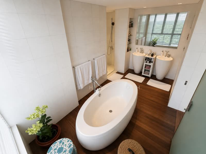 Hills Apartment, 46 Goldhill Avenue, 4 Bedrooms, 2,992 sqft, Apartment For Sale, by Zachar Oh, 500179429 - Master Bathroom - PropertyGuru.com.sg