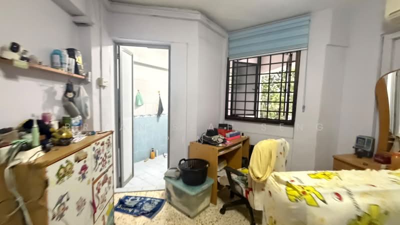 214 Jurong East Street 21, 214 Jurong East Street 21, 3 Bedrooms, 1,130 sqft, HDB Flat For Sale, by Bryan Seah Seng Ping, 500179439 - Bedroom - PropertyGuru.com.sg