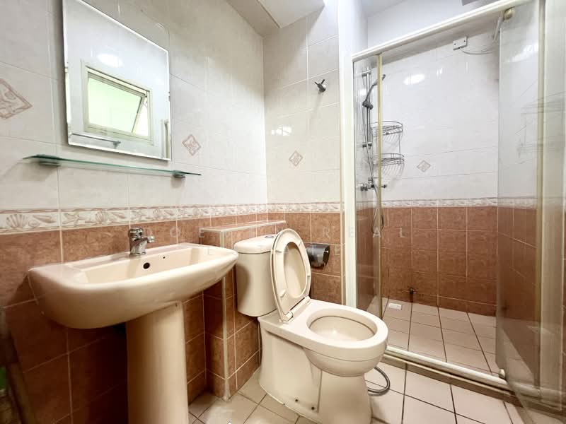 138 Edgedale Plains, 138 Edgedale Plains, 3 Bedrooms, 1,195 sqft, HDB Flat For Rent, by DOEVEN REAL ESTATE, 500179440 - Bathroom - PropertyGuru.com.sg
