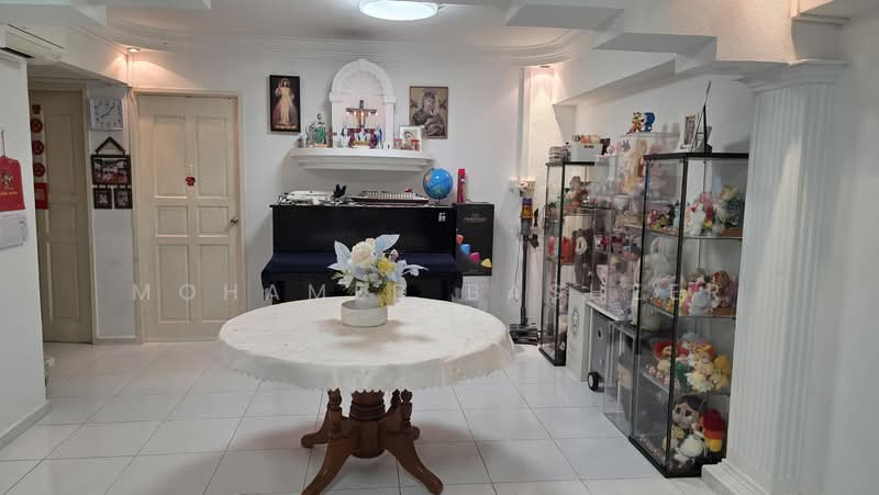 230J Tampines Street 21, 230J Tampines Street 21, 2 Bedrooms, 1,610 sqft, HDB Flat For Sale, by Mohamed Basheer, 500179442 - Living Room - PropertyGuru.com.sg