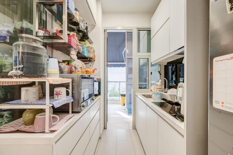 NEWest, 3 West Coast Drive, 4 Bedrooms, 2,433 sqft, Apartment For Sale, by Boren Ang, 500179448 - Kitchen - PropertyGuru.com.sg