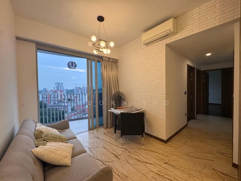 Queens Peak, 1 Dundee Road, 3 Bedrooms, 947 sqft, Condominium For Rent, by Osborn Yeo, 500179452 - Living Room - PropertyGuru.com.sg
