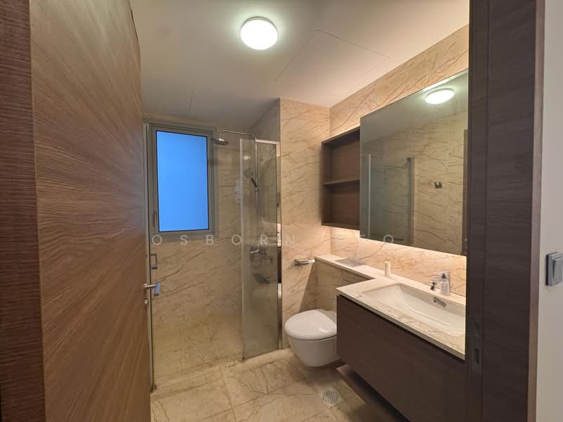 Queens Peak, 1 Dundee Road, 3 Bedrooms, 947 sqft, Condominium For Rent, by Osborn Yeo, 500179452 - Common Toilet - PropertyGuru.com.sg