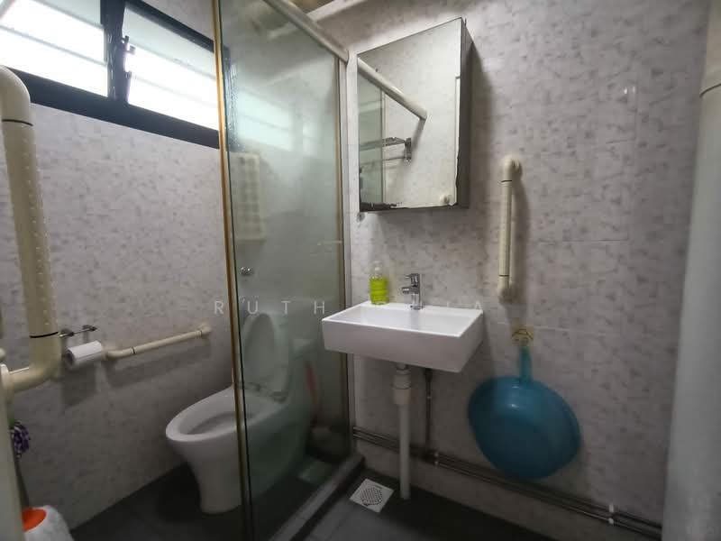 853 Jurong West Street 81, 853 Jurong West Street 81, Room Rental, 100 sqft, HDB Flat For Rent, by Ruth Chia, 500179453 - Bathroom - PropertyGuru.com.sg