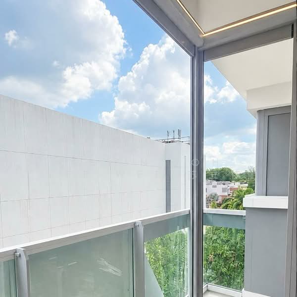 The Nautical, 93 Jalan Sendudok, 2 Bedrooms, 764 sqft, Condominium For Sale, by Kevin Soh Lee Wee 苏立伟, 500179468 - Balcony - PropertyGuru.com.sg