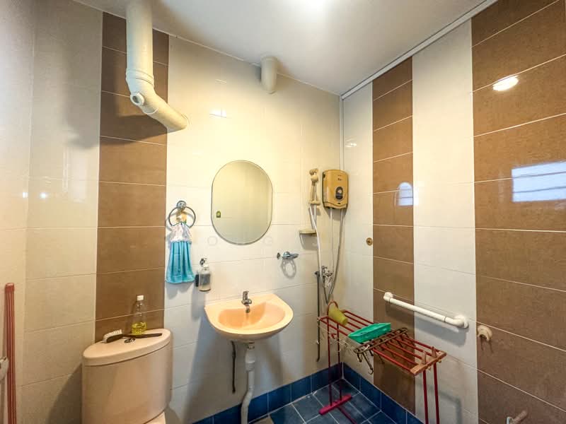 123 Pending Road, 123 Pending Road, 3 Bedrooms, 1,109 sqft, HDB Flat For Sale, by Yong Jia, 500179470 - Bathroom - PropertyGuru.com.sg