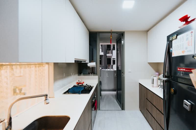 Sol Acres, 8 Choa Chu Kang Grove, 3 Bedrooms, 1,066 sqft, Executive Condominium For Sale, by Ivan Lim, 500179473 - Kitchen - PropertyGuru.com.sg