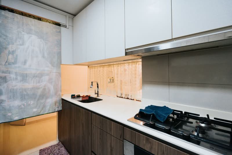 Sol Acres, 8 Choa Chu Kang Grove, 3 Bedrooms, 1,066 sqft, Executive Condominium For Sale, by Ivan Lim, 500179473 - Kitchen - PropertyGuru.com.sg