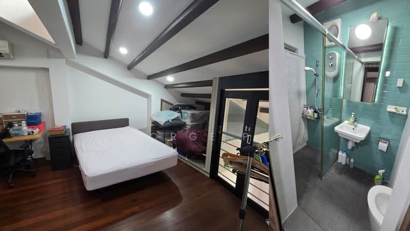 Spottiswoode park road terraced house, spottiswoode park road, 4 Bedrooms, 1,785 sqft, Terraced House For Sale, by George Peh, 500179475 - Mezzanine ensuite bedroom - PropertyGuru.com.sg