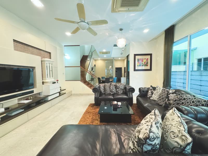 Freehold D14 Large Majestic Semi-D with Pool and Roof Terrace, , 7 Bedrooms, 4,800 sqft, Semi-Detached House For Sale, by Wilbert Lim, 500179478 - Living Room - PropertyGuru.com.sg
