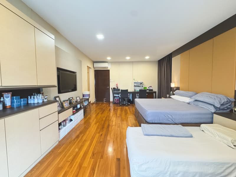 Freehold D14 Large Majestic Semi-D with Pool and Roof Terrace, , 7 Bedrooms, 4,800 sqft, Semi-Detached House For Sale, by Wilbert Lim, 500179478 - Bedroom - PropertyGuru.com.sg