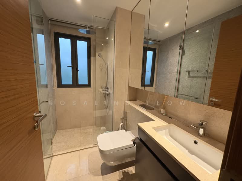 Seahill, West Coast Crescent, 4 Bedrooms, 3,649 sqft, Cluster House For Rent, by Rosalind Teow, 500179479 - Bathroom - PropertyGuru.com.sg
