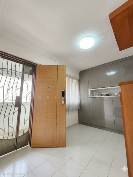 542 Bukit Batok Street 52, 542 Bukit Batok Street 52, 3 Bedrooms, 1,572 sqft, HDB Flat For Sale, by Gerald Wang, 500179485 - Entrance - PropertyGuru.com.sg