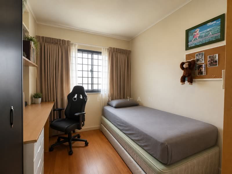 290 Choa Chu Kang Avenue 3, 290 Choa Chu Kang Avenue 3, 3 Bedrooms, 1,119 sqft, HDB Flat For Sale, by Owen Tan, 500179487 - Common Bedroom (Image is AI-decluttered) - PropertyGuru.com.sg