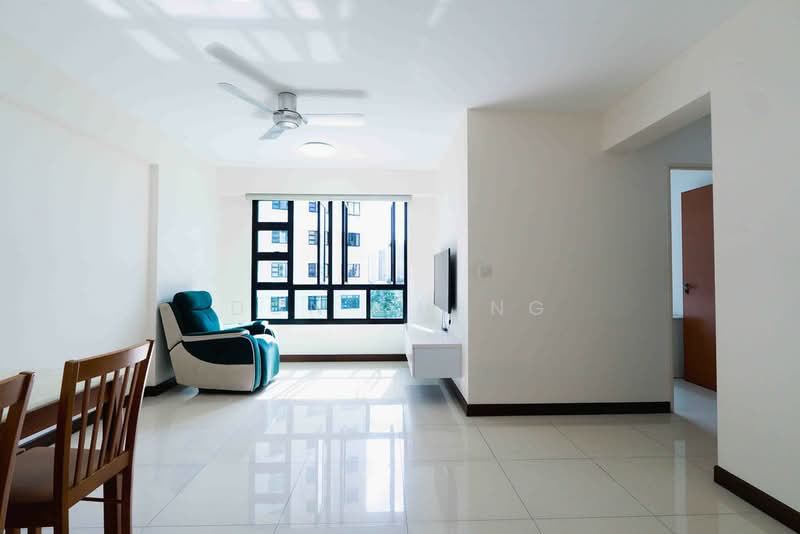 122A Punggol Edge, 122A Edgedale Plains, 2 Bedrooms, 732 sqft, HDB Flat For Sale, by Don Cheng, 500179491 - Living Room - PropertyGuru.com.sg
